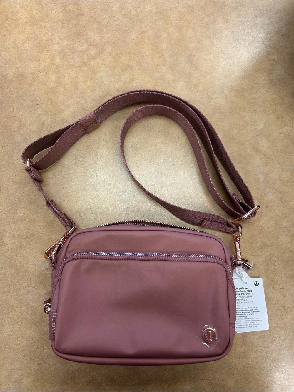 Lululemon Everywhere Crossbody Bag 2L - Picture 6 of 7